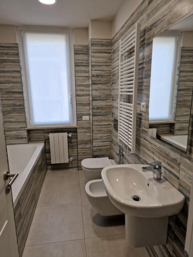 B&B A Due Passi Dal Lago Adro ภายนอก รูปภาพ